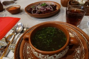 Обед в колыбе Чумацкий шлях